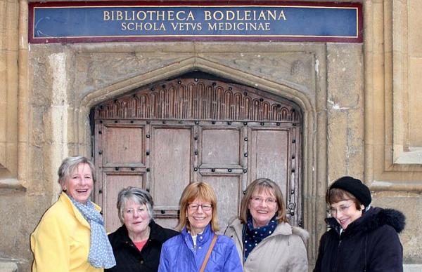 4 Outside the Bodleian.jpg